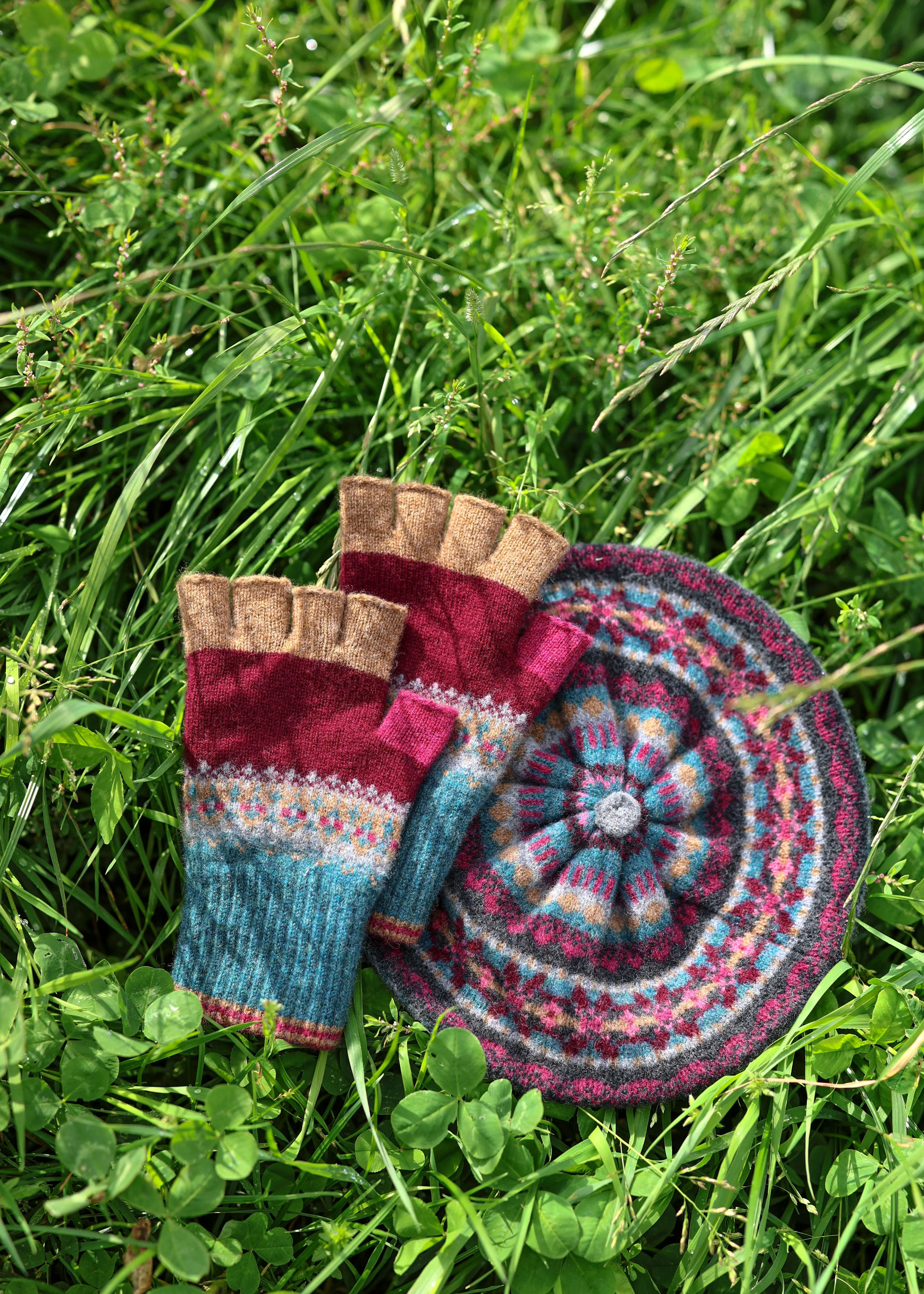 Alloa Open Mitt in Velvet