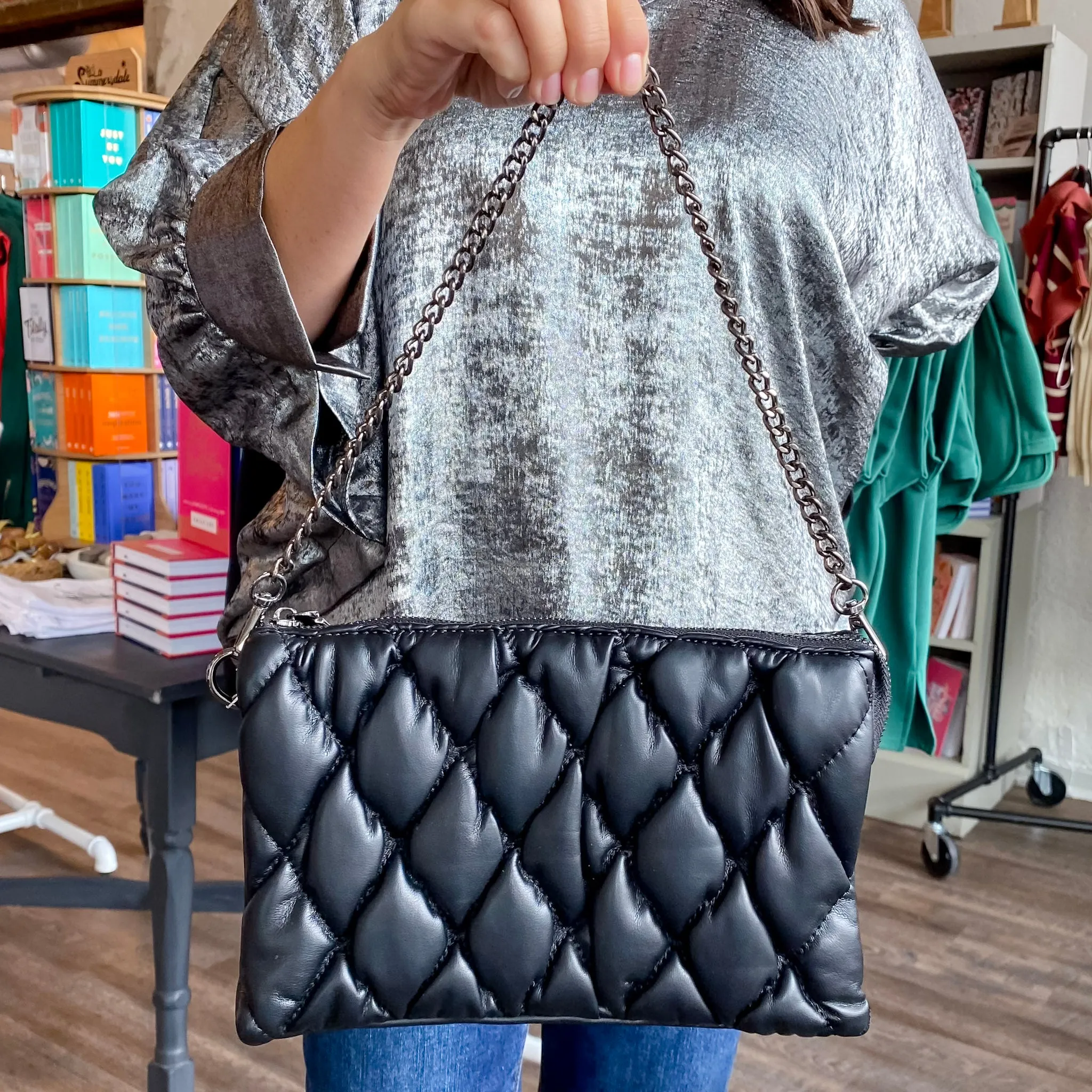 Jen & Co Izzy Puffer Quilted Crossbody w/ Chain in Black