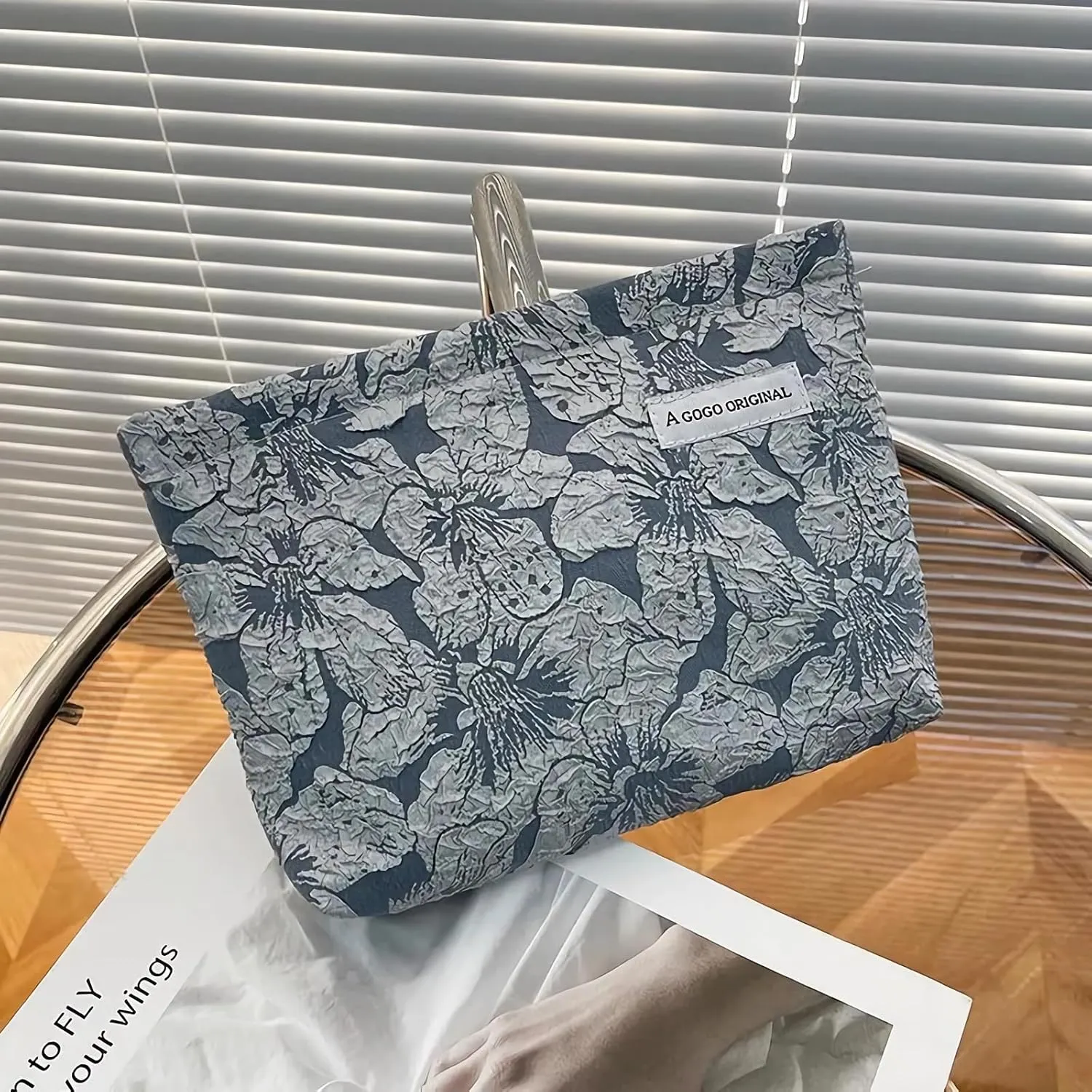 Zippered Cosmetic Travel Bag, Flower Makeup Bag, Toiletries Bag (Blue)